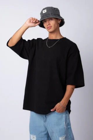 REMERA OVER CARL NEGRA