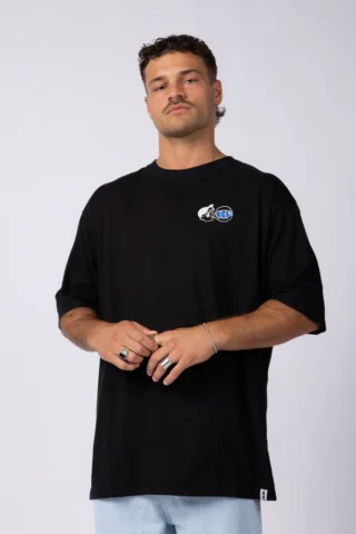 REMERA OVER TAZ SWEET NEGRA